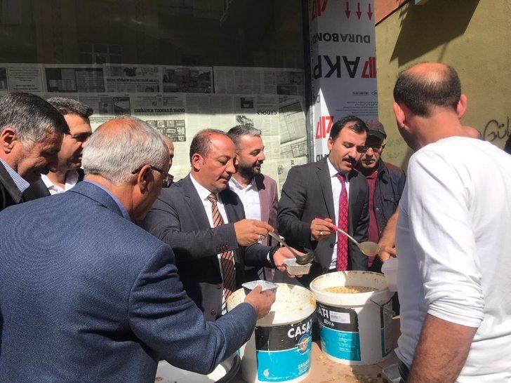 Sarıkamış esnafından aşure ikramı G4