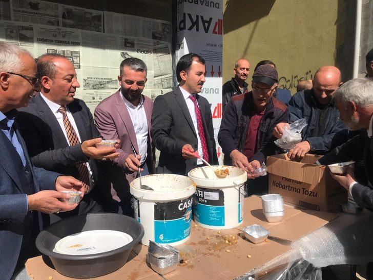 Sarıkamış esnafından aşure ikramı G5