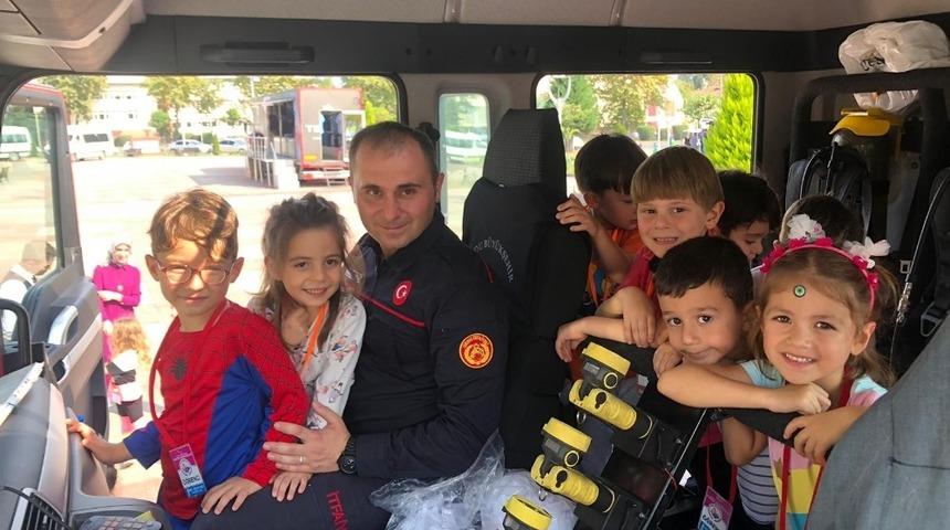 Minik &ouml;ğrencilerden itfaiye ekiplerine ziyaret
