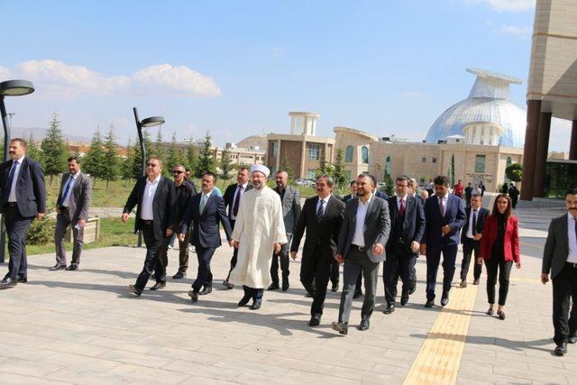 Diyanet İşleri Başkanı Erbaş’tan NEVÜ Rektörü Bağlı’ya ziyaret