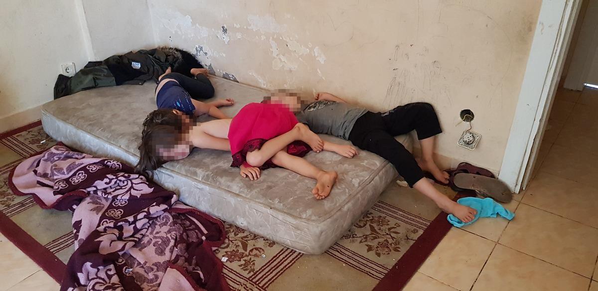 Antalya'da &ccedil;&ouml;p ev! Eve girince korkun&ccedil; manzarayla karşılaştılar