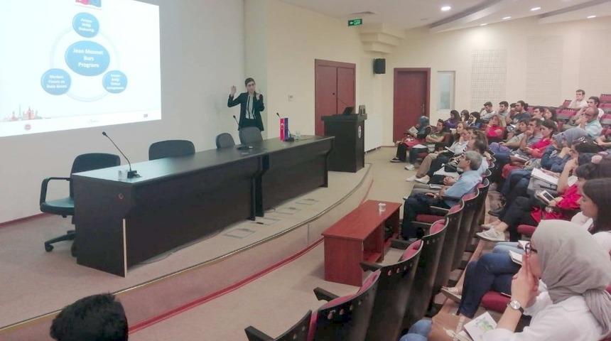Jean Monnet bursu tanıtım toplantısı Gaziantep &Uuml;niversitesi&rsquo;nde ger&ccedil;ekleştirildi