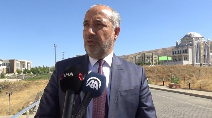 Rekt&ouml;r Polat&rsquo;tan annelere destek