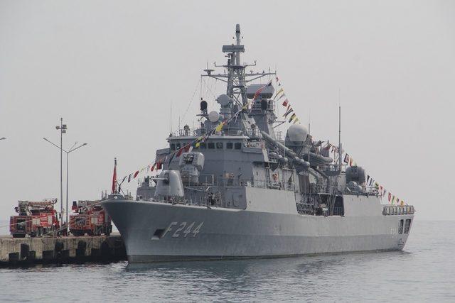 TCG Barbaros F 244 gemisi Sinop Limanı’nda