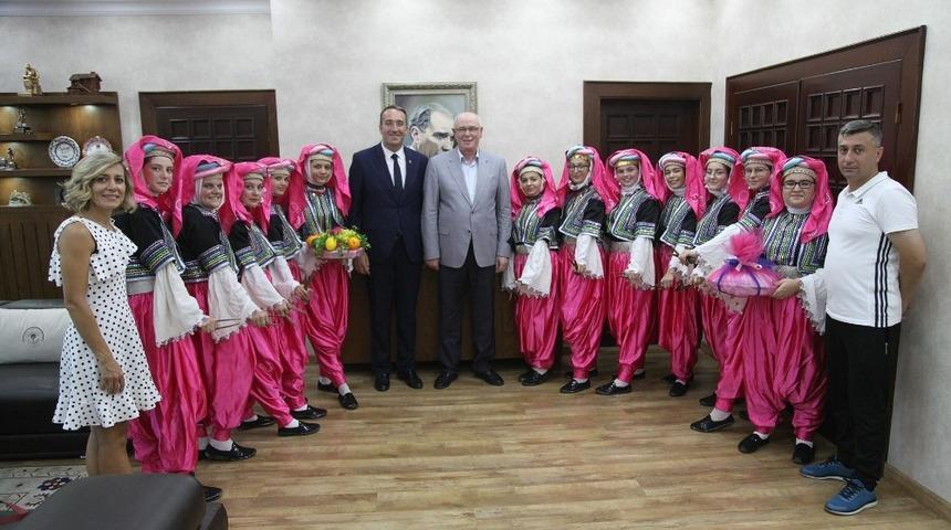 Ahmetbey Belediye Başkanı Mustafa Altıntaş&rsquo;tan Kazım Kurt&rsquo;a ziyaret