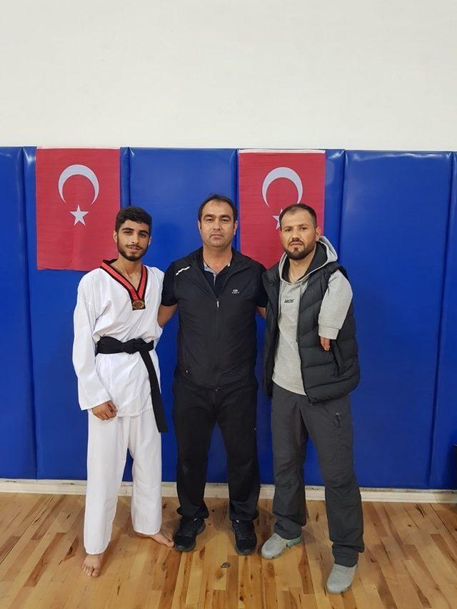 Para Taekwondo Milli Takım Seçme Müsabakalarından 1 altın 1 Bronz Madalya