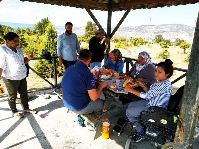 Engelliler Dayanışma Derneğinden yaza veda pikniği