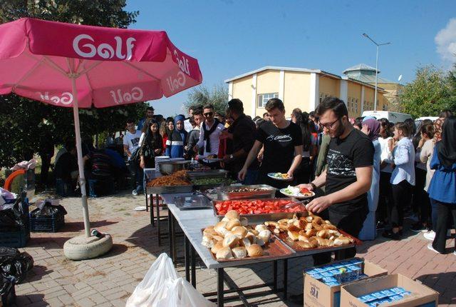 Gediz Ticaret ve Sanayi Odası’ndan öğrencilere kahvaltı