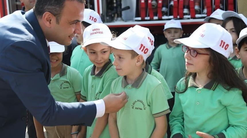 Başkan Kibar, &ouml;ğrencilerle &rsquo;İtfaiyeciler Haftası&rsquo;nı kutladı
