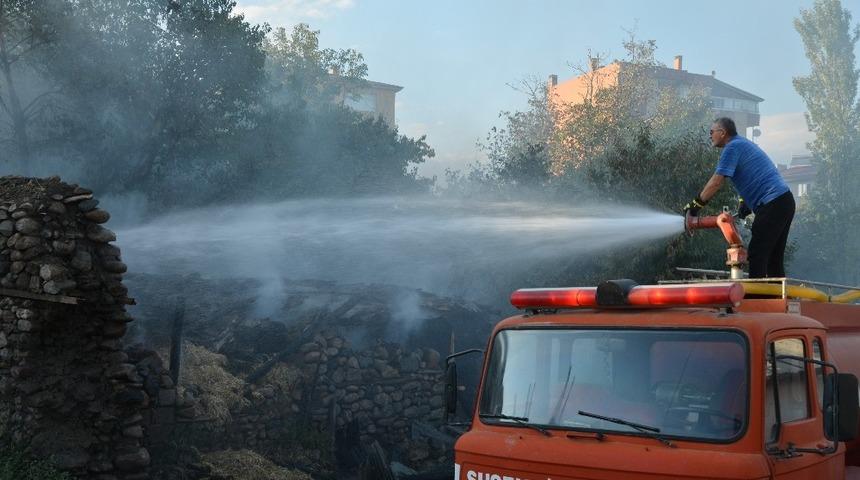 Sivas’ta samanlık yangını