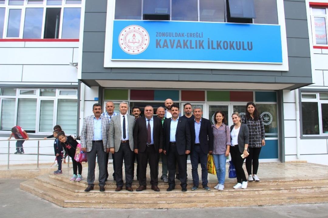 &Ccedil;akır yeni a&ccedil;ılan okulları inceledi