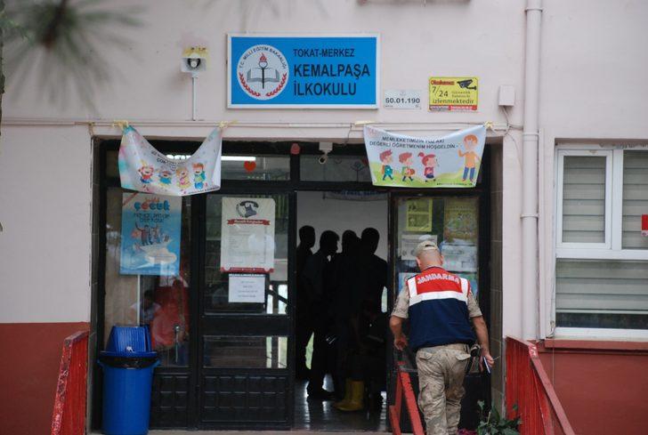 Korkunç olay! Öğrenci fark etti, okul tatil edildi G3