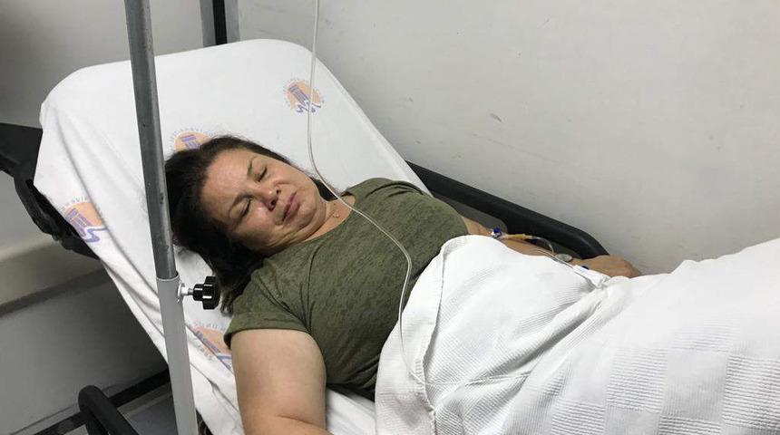 Nigar &ouml;ğretmen sınıfın ortasında darp edildi! 'Birazdan eşim gelecek, g&ouml;r&uuml;rs&uuml;n sen'