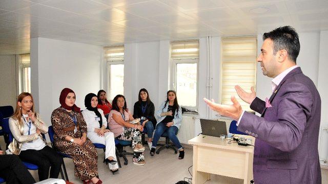 Personele diksiyon ve güzel konuşma eğitimi