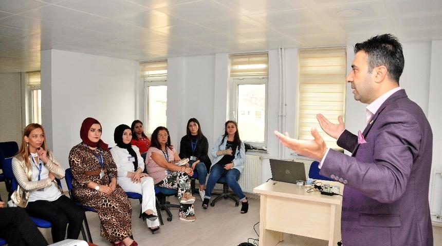 Personele diksiyon ve güzel konuşma eğitimi