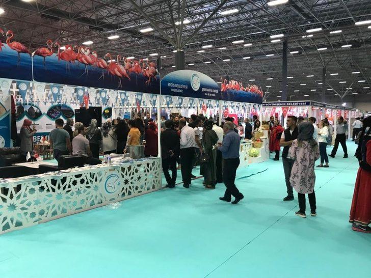 Erciş Belediyesi’nin standına yoğun ilgi G2