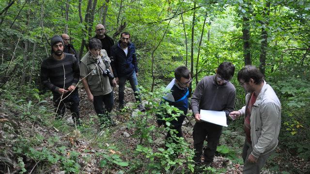 Bizans kalesi kalıntılarında inceleme