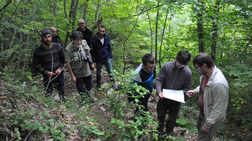 Bizans kalesi kalıntılarında inceleme