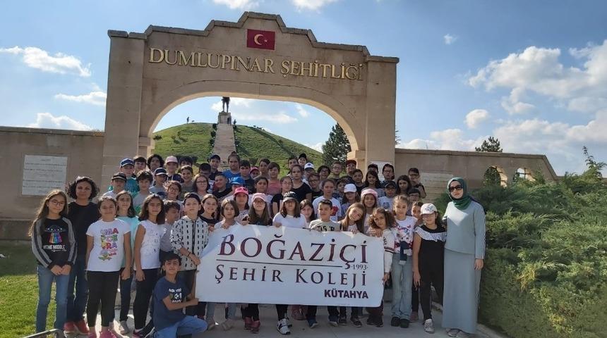 &Ouml;ğrencilerden Dumlupınar ve Zafartepe&ccedil;alk&ouml;y gezisi