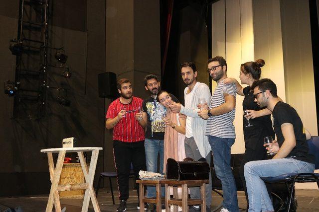 Diyarbakır Devlet Tiyatrosu yeni sezon tiyatro provalarına başladı