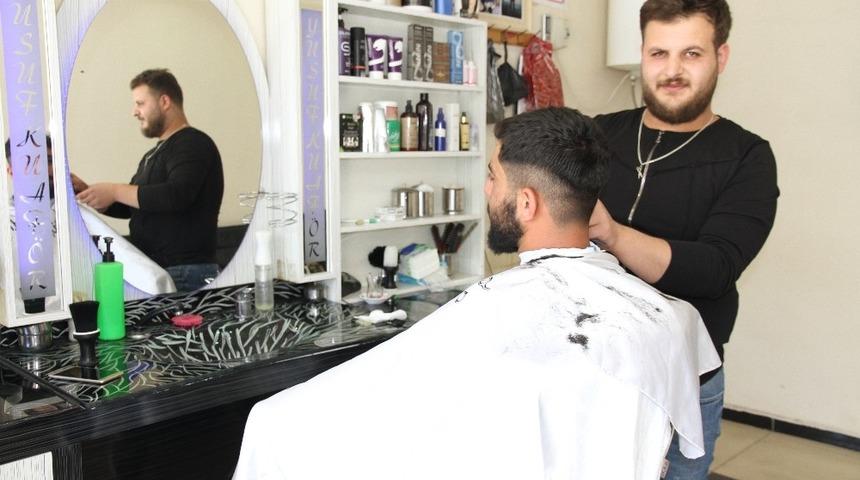 Namı ülke sınırlarını aşan Mardinli kuaförden anlamlı klip