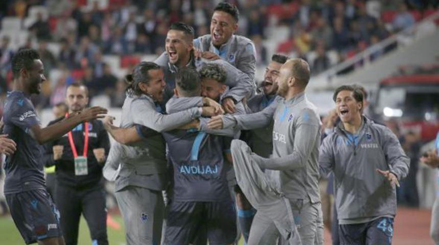 Trabzonspor, Beşiktaş ma&ccedil;ıyla &ccedil;ıkışa ge&ccedil;meyi hedefliyor