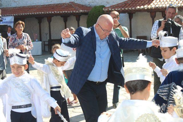 Kırsaldaki çocuklar için sünnet şöleni düzenlendi