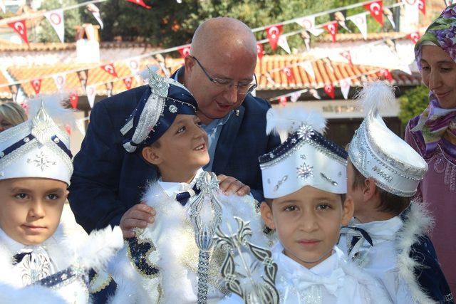 Kırsaldaki çocuklar için sünnet şöleni düzenlendi