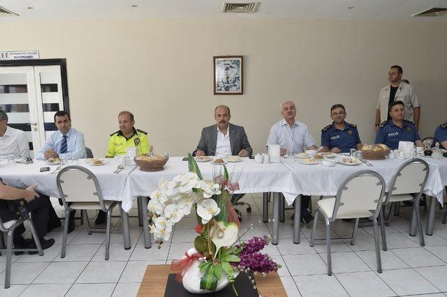 Polislerin kazadan ve beladan korunması için kurban kesildi