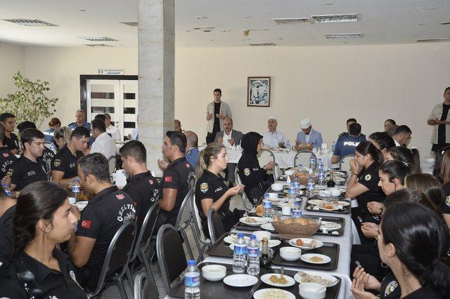 Polislerin kazadan ve beladan korunması için kurban kesildi