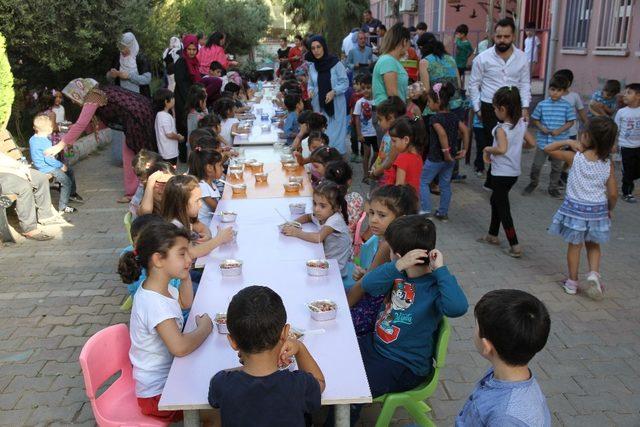 Anaokulunda imece usulü aşure etkinliği