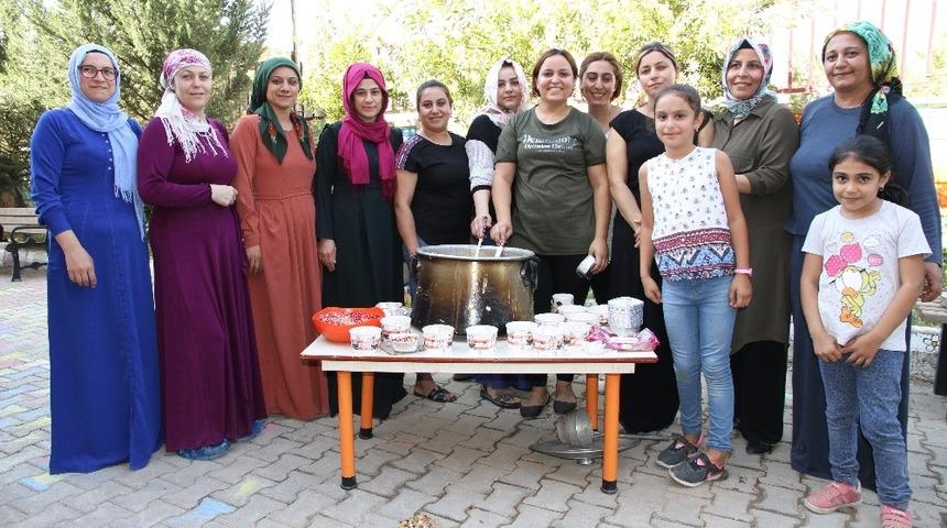 Anaokulunda imece usul&uuml; aşure etkinliği