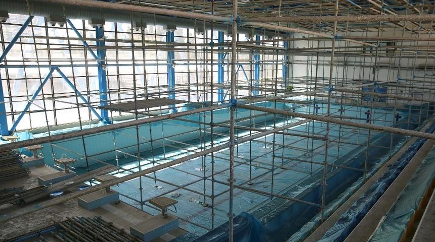 Buca&rsquo;nın y&uuml;zme havuzunda bakım zamanı