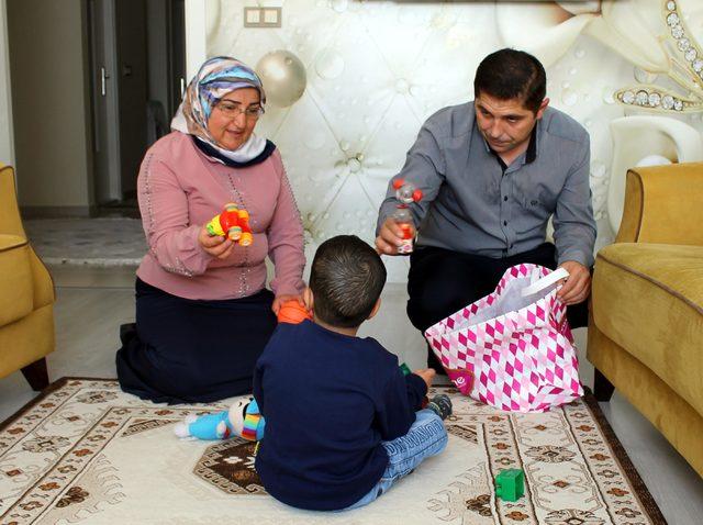 3 çocuklu çift, koruyucu ailesi oldukları Furkan'a umut oldu