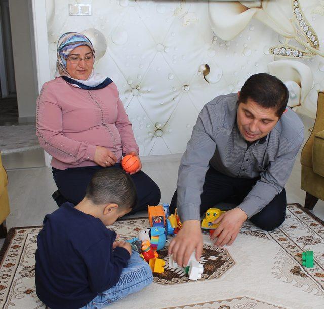 3 çocuklu çift, koruyucu ailesi oldukları Furkan'a umut oldu