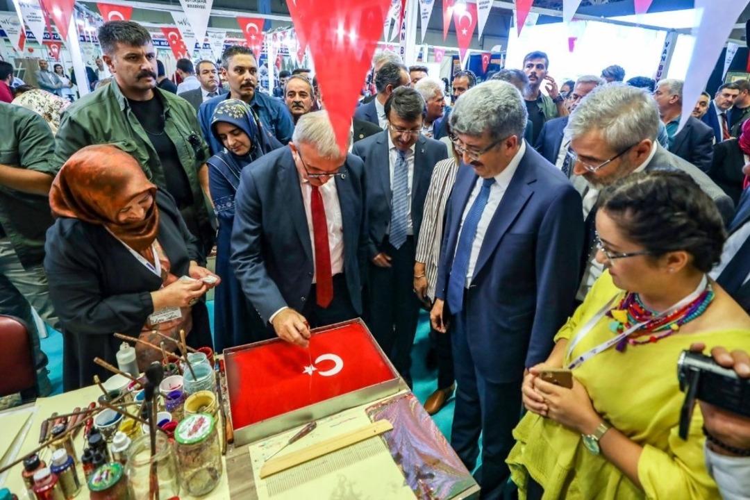 Turizm ve Seyahat Fuarında B&uuml;y&uuml;kşehir Belediyesi standına b&uuml;y&uuml;k ilgi