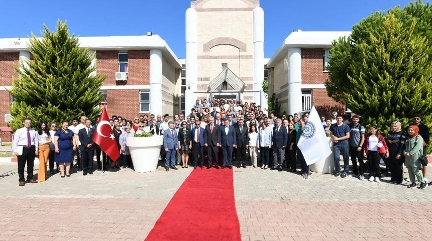Ege &Uuml;niversitesi &Ccedil;eşme Turizm Fak&uuml;ltesinde a&ccedil;ılış heyecanı
