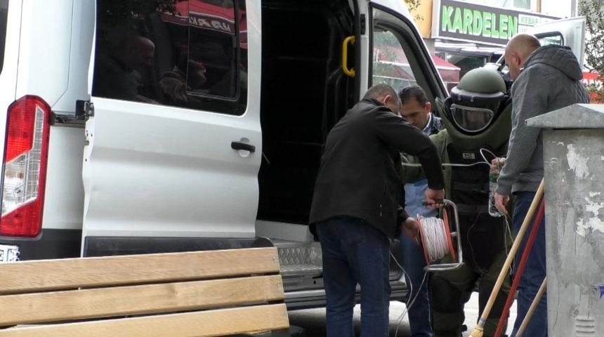 Kars&rsquo;ta ATM &ouml;n&uuml;nde unutulan &ccedil;anta f&uuml;nyeyle patlatıldı