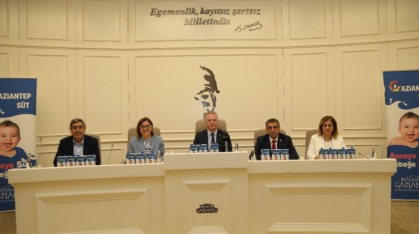 Gaziantep&rsquo;te anne adaylarına ayda 8 litre s&uuml;t dağıtılacak