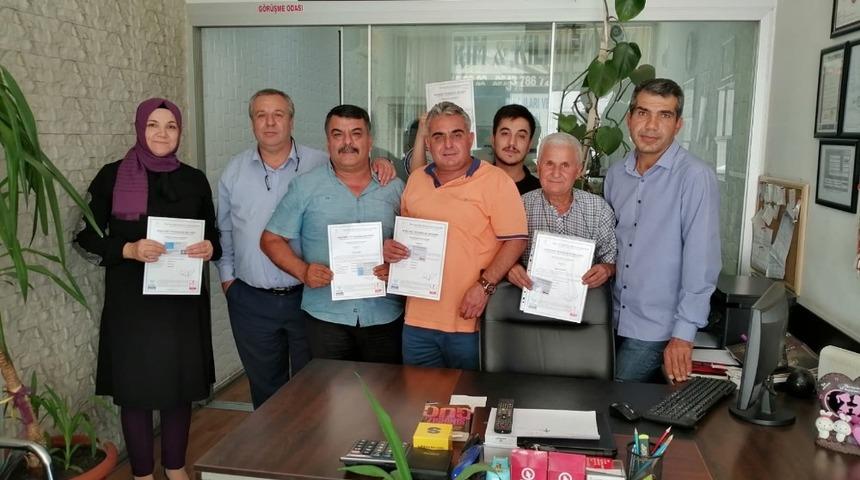 Salihli&rsquo;de emlak&ccedil;ılar belgelerini aldılar