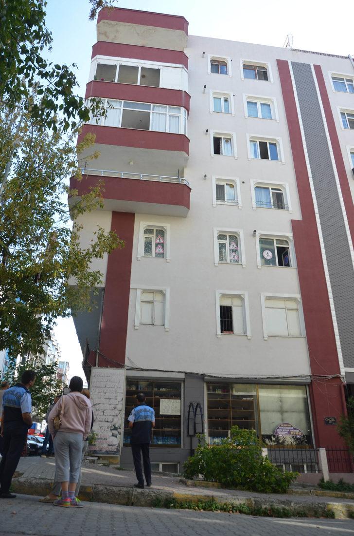 Depremin ardından Avcılar'da 3 bloktan oluşan bina için tahliye kararı G5