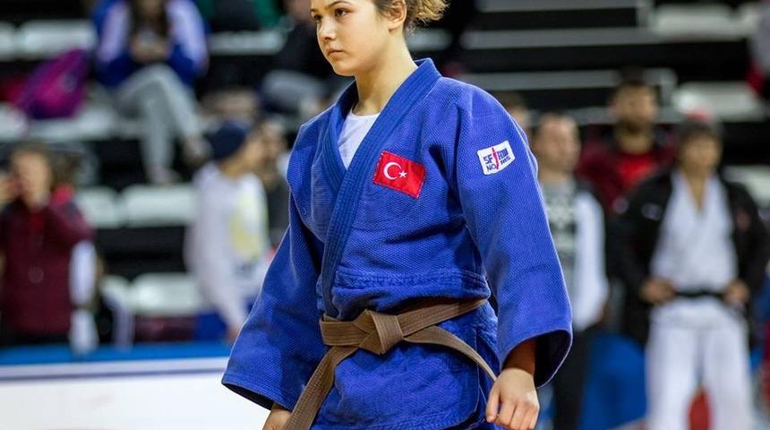 Balıkesirli Habibe Afyonlu judoda dünya şampiyonu oldu