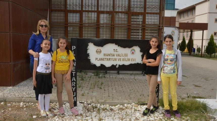 Planetaryum binlerce &ouml;ğrenciyi ağırladı
