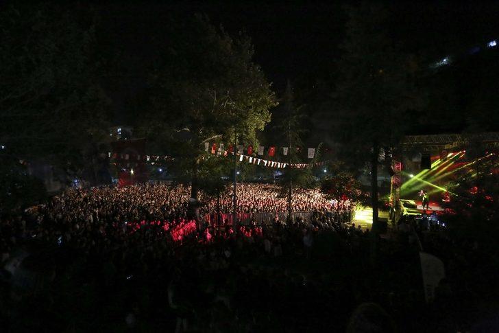 Üniversiteli gençler Emre Aydın ile coştu G3