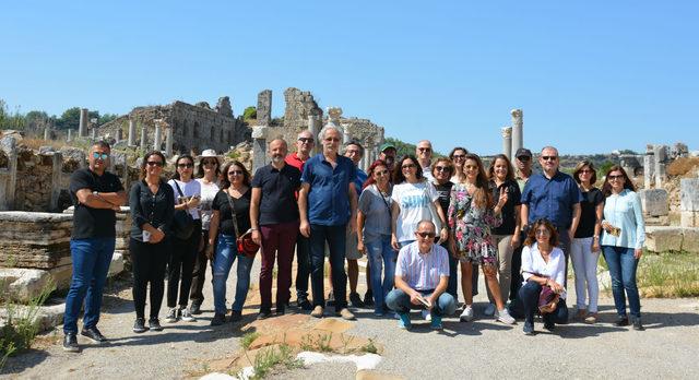 Perge Antik Kenti nde 52 s&uuml;tun ayağa kaldırıldı 1