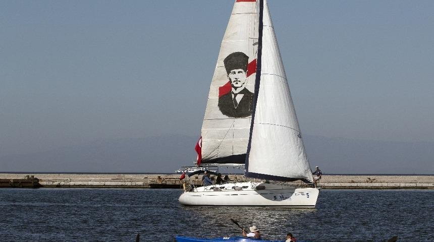 3. İzmir Körfez Festivali yelken yarışlarıyla başladı