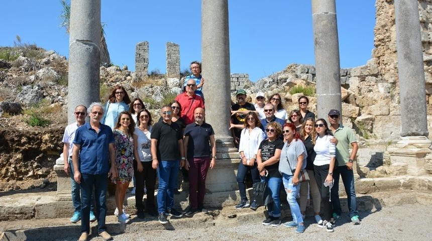 Perge Antik Kenti&rsquo;nde 52 s&uuml;tun orijinal yerlerine dikildi