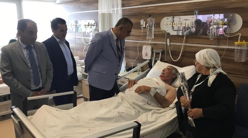 Ahlatcı&rsquo;dan hastalara ziyaret