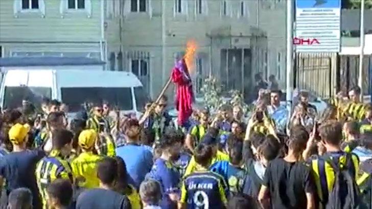 F.Bahçe taraftarları G.Saray forması yaktı G1