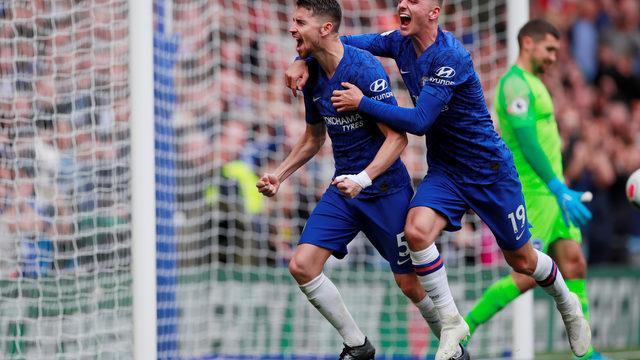 Chelsea'nin evinde yüzü güldü